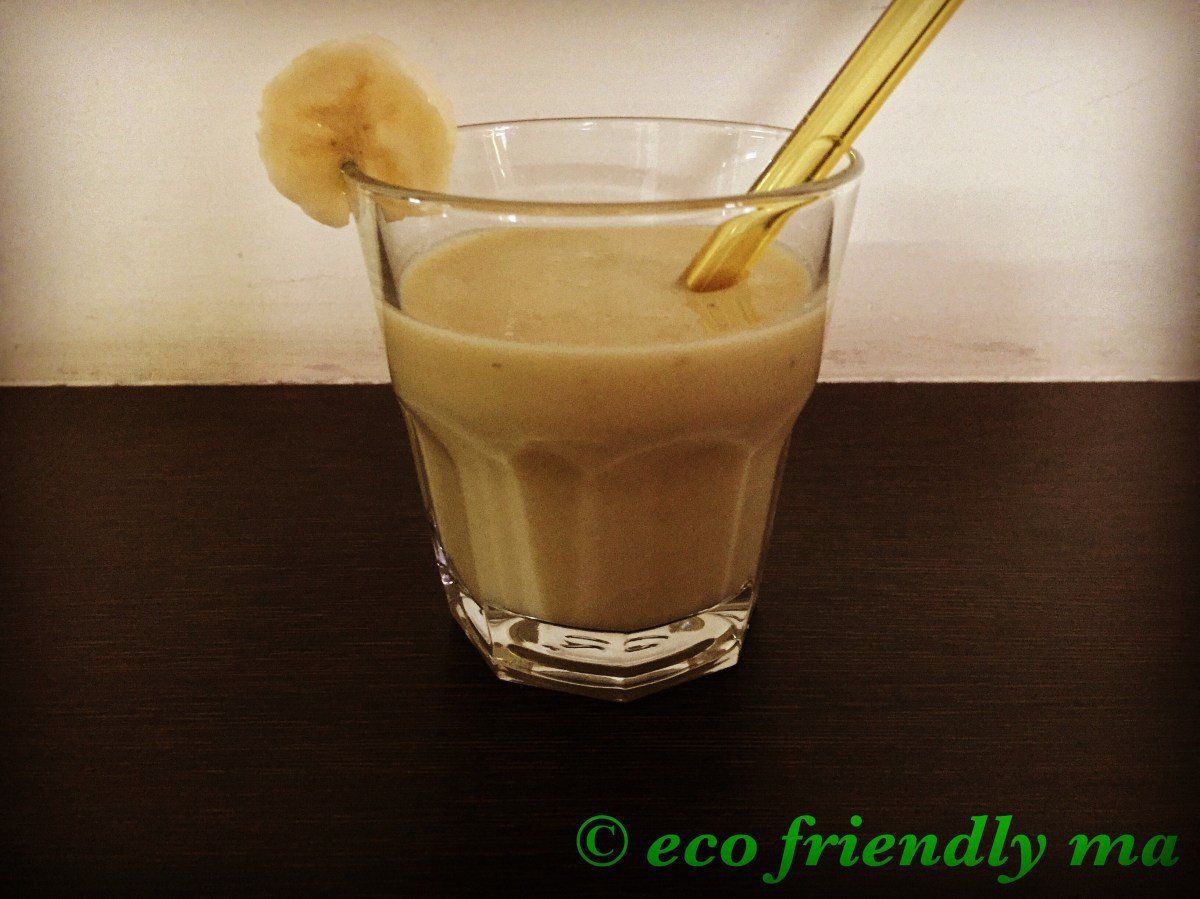 Homemade organic banana 🍌 milkshake 🥛 eco friendly ma